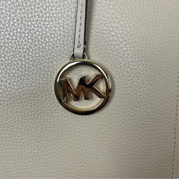 Michael Kors 3 in 1 Large Maisie Tote. Beige. #360 - Picture 14 of 14
